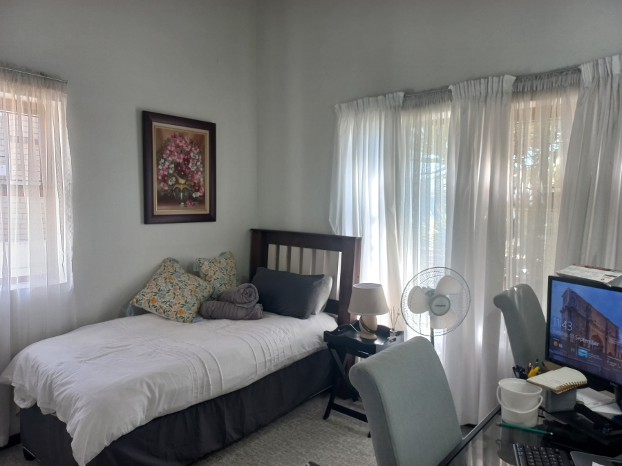 To Let 3 Bedroom Property for Rent in Wavecrest Eastern Cape
